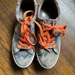 Camouflage Women’s Sneakers with Orange Laces